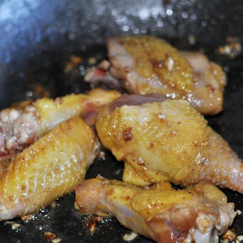 Cách làm gà nấu nấm