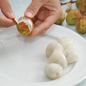 Cách làm gà nấu trái vải