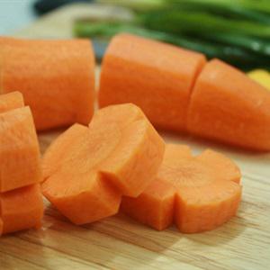 Cách làm gà nấu trái vải