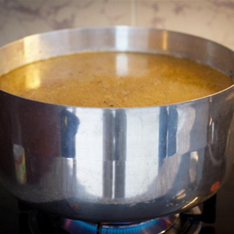 Cách làm gà nấu trái vải