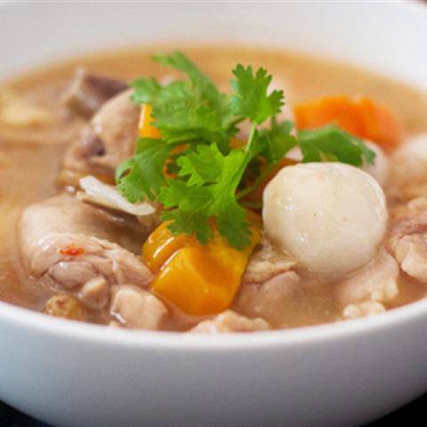 Cách làm gà nấu trái vải