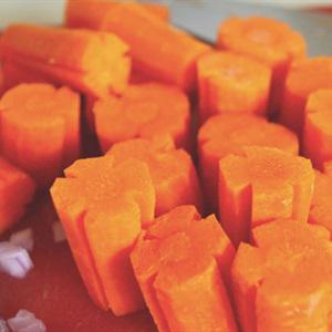 Cách làm gà nấu vải