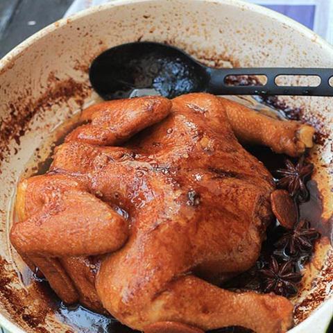 Cách làm gà nguyên con om nước tương