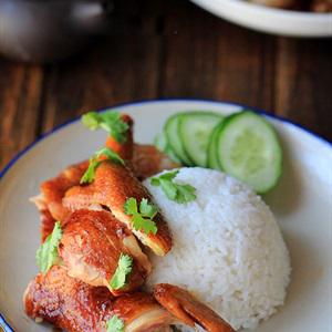 Cách làm gà nguyên con om nước tương