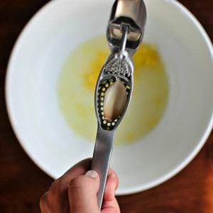 Cách làm gà nướng húng quế