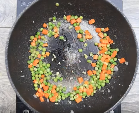 Gà nướng lá nếp thơm ngon tuyệt đỉnh, nhìn đã muốn ăn