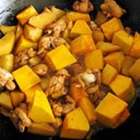 Cách làm gà om bí đỏ