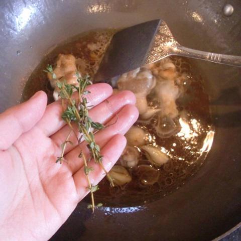 Cách làm gà om củ hành