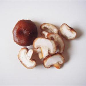 Cách làm gà om nấm bí đỏ