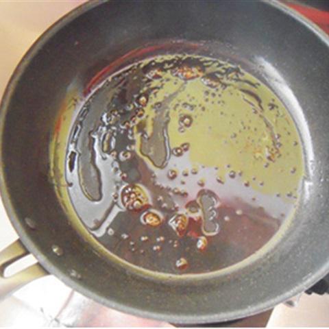 Cách làm gà om nấm bí đỏ