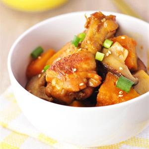 Cách làm gà om nấm bí đỏ