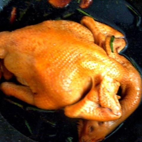 Cách làm gà om nguyên con