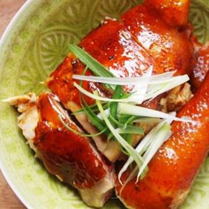 Cách làm gà om nguyên con