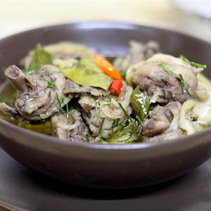 Cách làm gà ram lá chanh