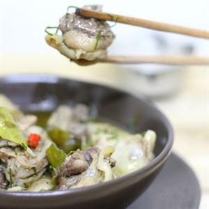 Cách làm gà ram lá chanh