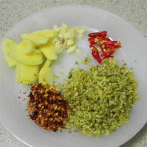 Cách làm gà rang lá gừng