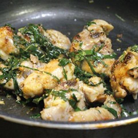 Cách làm gà rang lá lốt