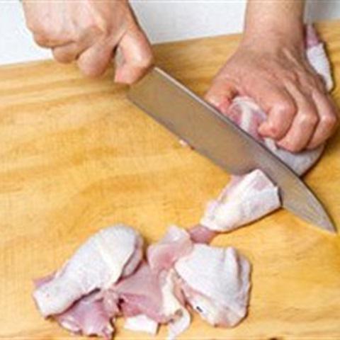 Cách làm gà sốt khoai tây kiểu Hàn