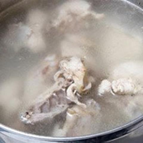 Cách làm gà sốt khoai tây kiểu Hàn