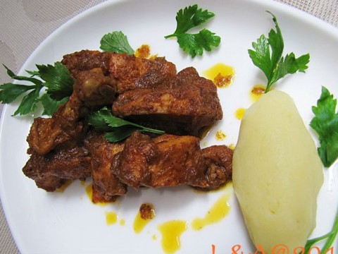 Gà sốt ngũ vị với khoai tây nghiền