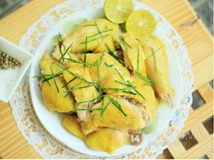 Gà ta hấp lá chúc