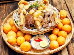 Gà ta hấp tỏi xôi chiên