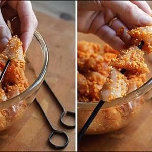 Cách làm gà tẩm đậu phộng xiên que