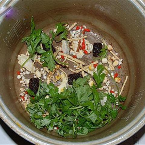 Cách làm gà tần nấu bằng nồi cơm điện