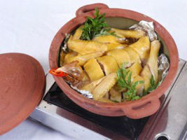 Gà tần ngải cứu