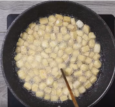 Gà tiềm thuốc bắc nóng hổi, bổ dưỡng, ăn ngon, cả nhà đều thích