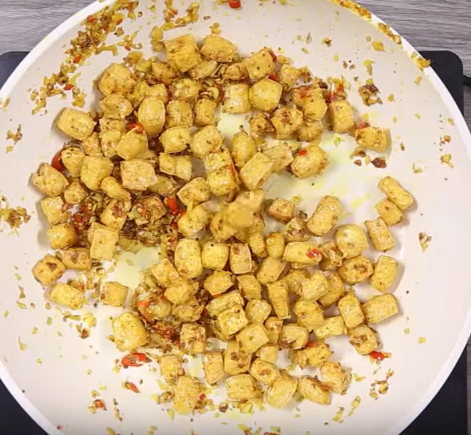 Gà tiềm thuốc bắc nóng hổi, bổ dưỡng, ăn ngon, cả nhà đều thích