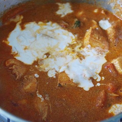 Cách làm gà tikka với bánh mì Naan