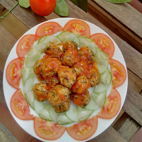 Cách làm gà viên lá mắc mật sốt cà chua