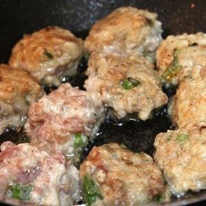 Cách làm gà viên sốt cà chua