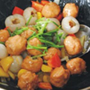 Cách làm gà viên xào vải