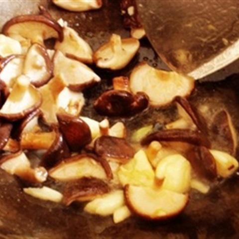 Cách làm gà xào bông cải trắng