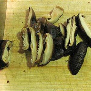 Cách làm gà xào bông cải trắng