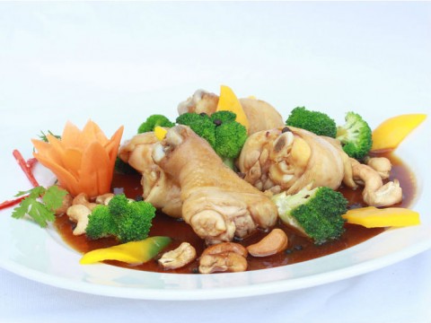 Gà xào bông cải