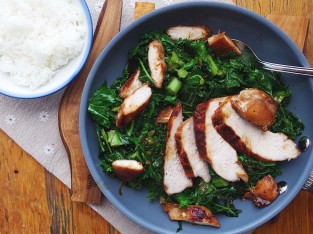 Gà xào cải xoắn