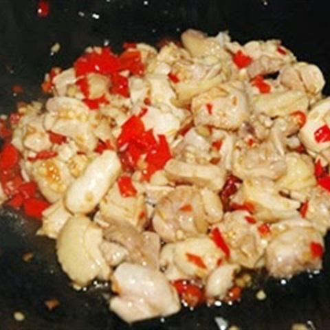 Cách làm gà xào cay tốc hành
