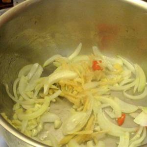 Cách làm gà xào cay