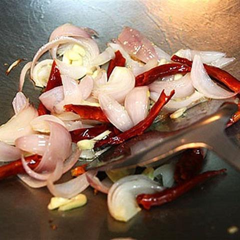 Cách làm gà xào hạt điều