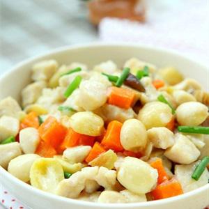 Cách làm gà xào hạt sen