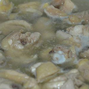 Cách làm gà xào lá chanh