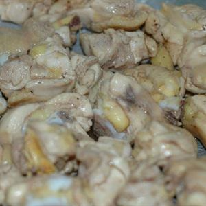 Cách làm gà xào lá chanh