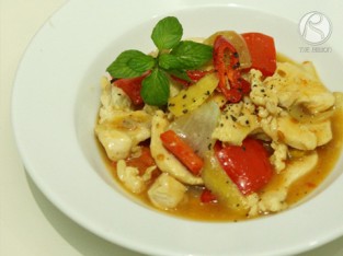 Gà xào ớt chua ngọt