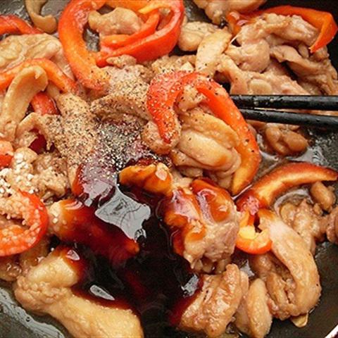 Cách làm gà xào ớt chuông kiểu Nhật