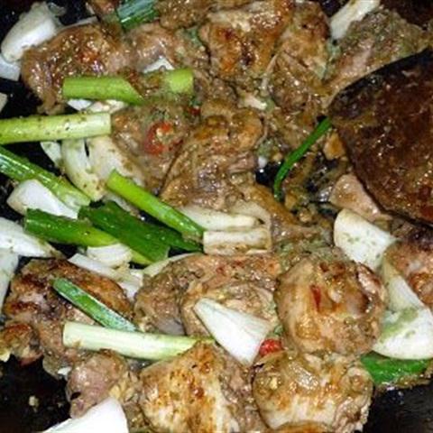 Cách làm gà xào ớt sả băm