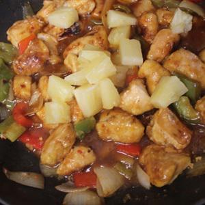 Cách làm gà xào rau củ