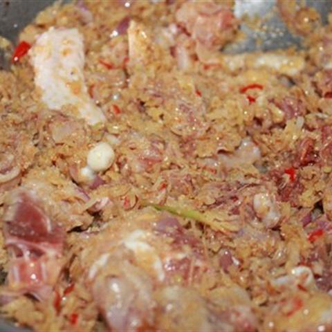 Cách làm gà xào sả ớt